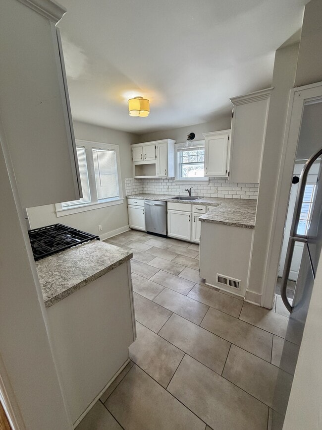 Building Photo - 41 Mildorf St