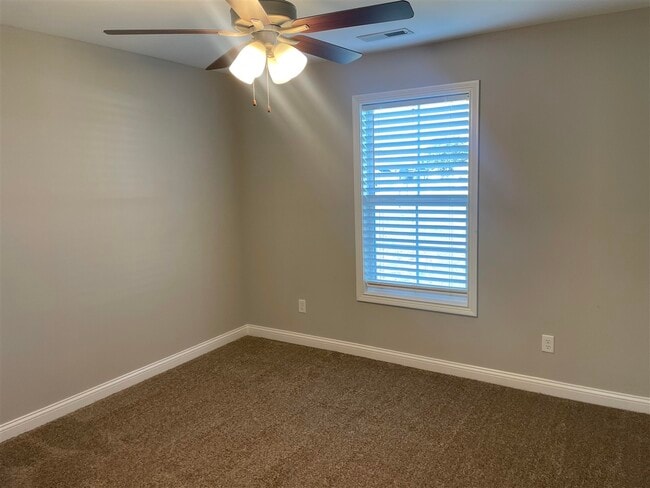 Building Photo - 2992 Laredo Dr