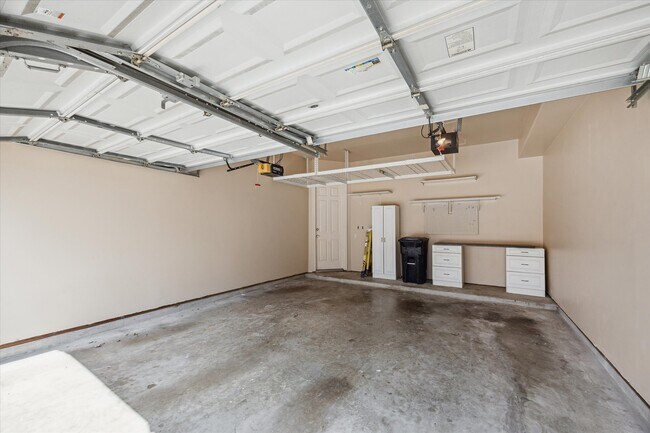 Building Photo - 1321 Whispering Pines Dr