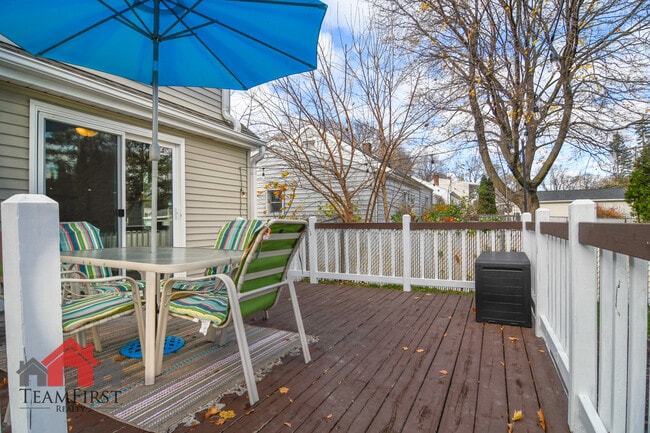 Building Photo - 1260 7th St