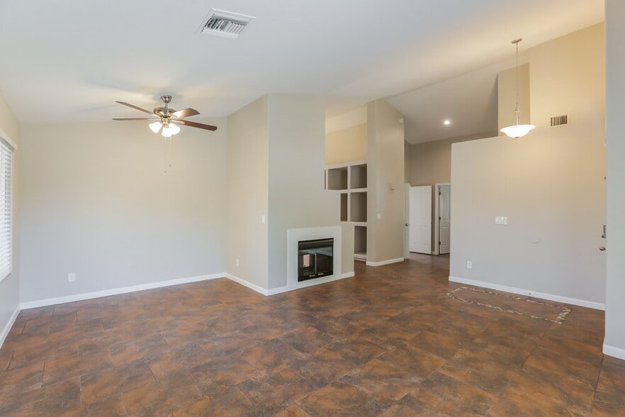 Building Photo - 16018 S 44th St