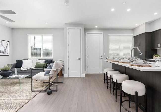 Building Photo - The Palms Apartments