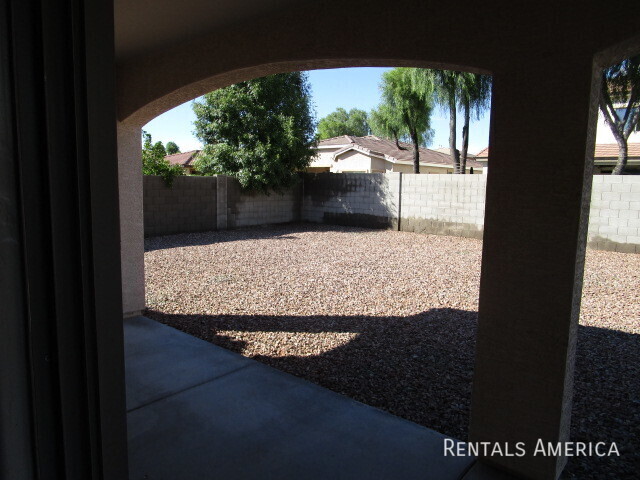 Building Photo - Desirable Rovey Farm Estates in Glendale l...