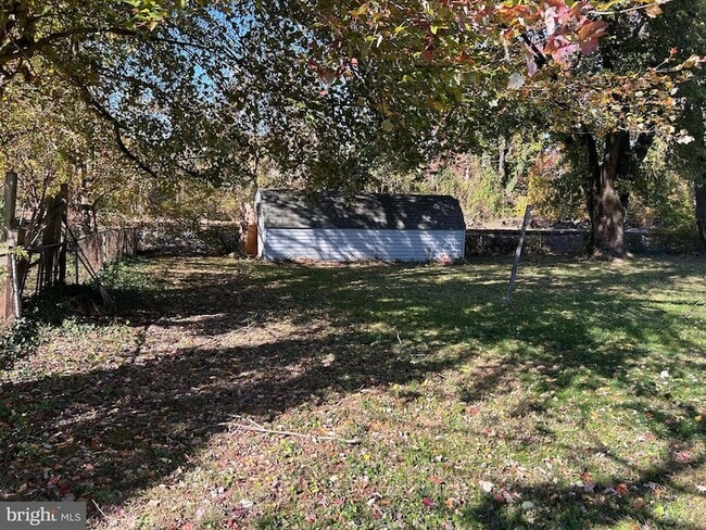 Building Photo - 145 Wilson St