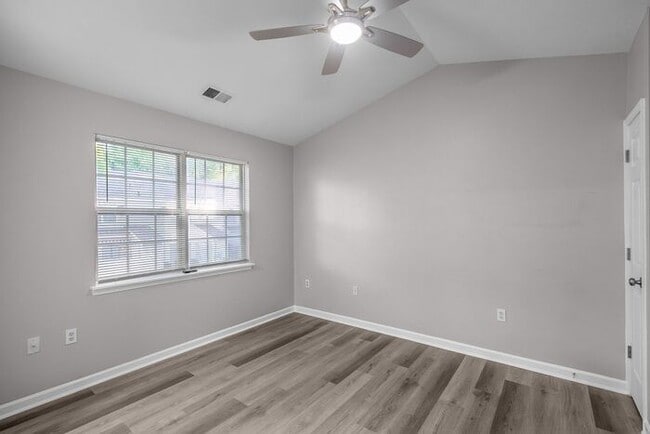 Building Photo - Hidden Gem in East Charlotte - 3 Bedrooms, Prime Location