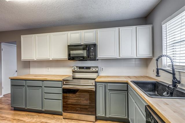 Building Photo - 312 Mockingbird Ln