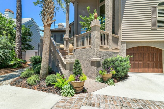 Building Photo - Spectacular Sea Pines Home - Marsh/Water Views!