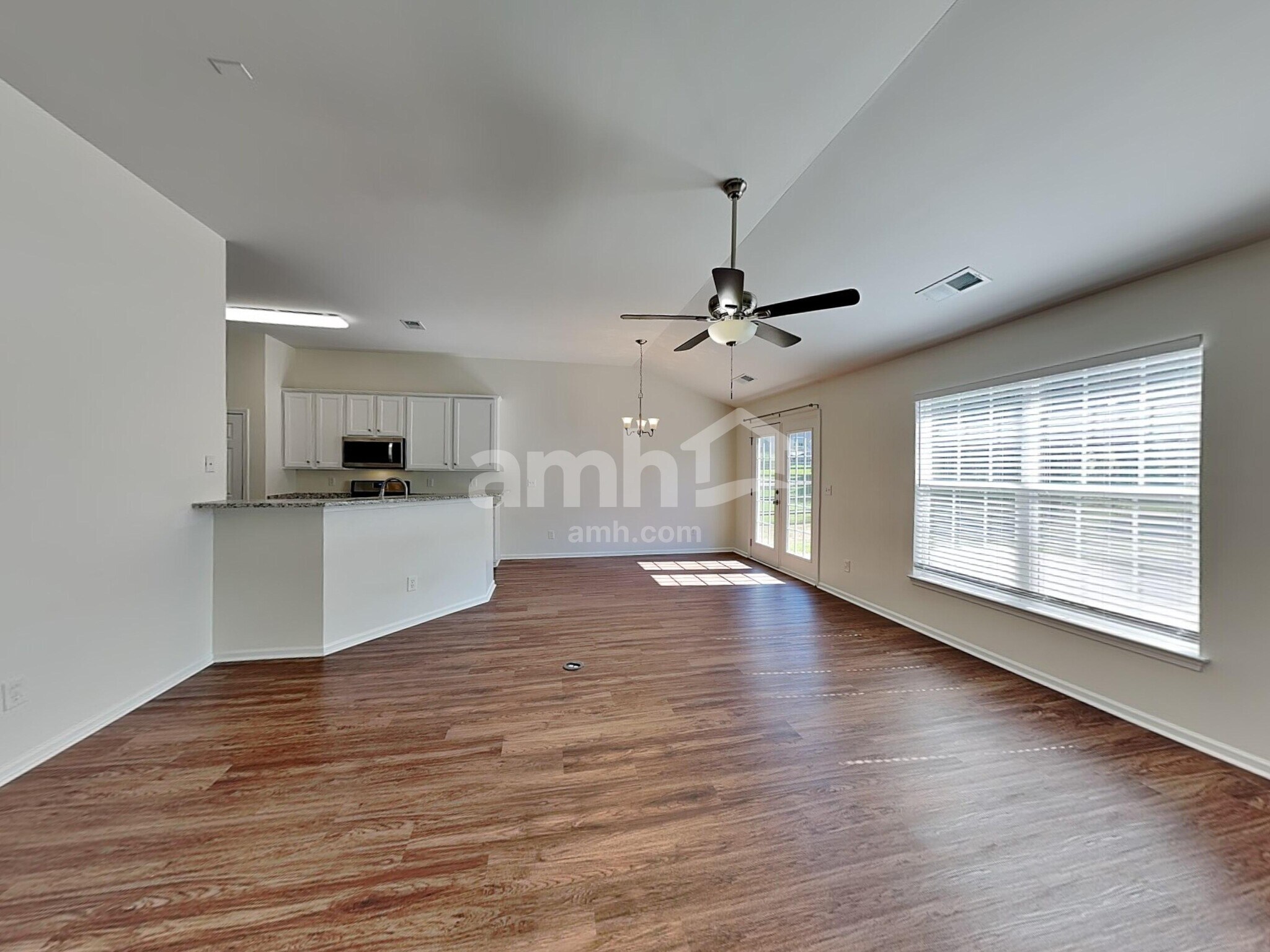 Building Photo - 112 Golden Valley Dr