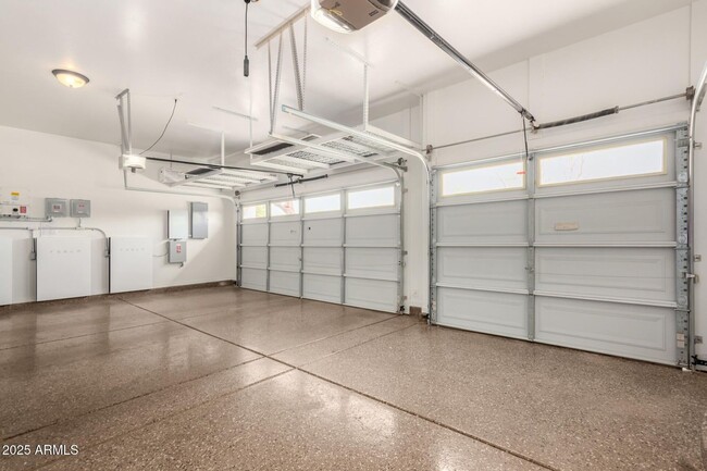 Building Photo - Stunning 4 bedroom, 3 bathroom home in the desirable community of Avian Trails!!