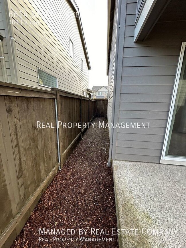 Building Photo - 6614 NE 71st Ave