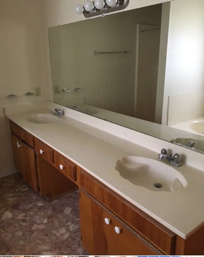 Building Photo - 928 Verone Terrace