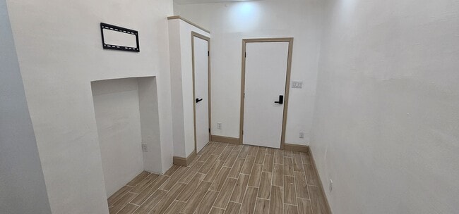 Building Photo - 70 Weirfield St