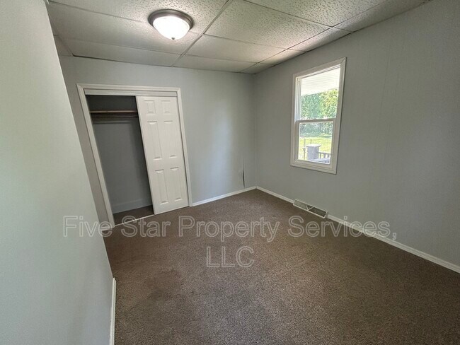 Building Photo - 1749 N Milton Ave