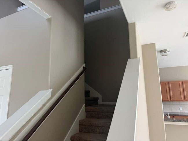 Building Photo - 6055 Yorkglen Manor Ln