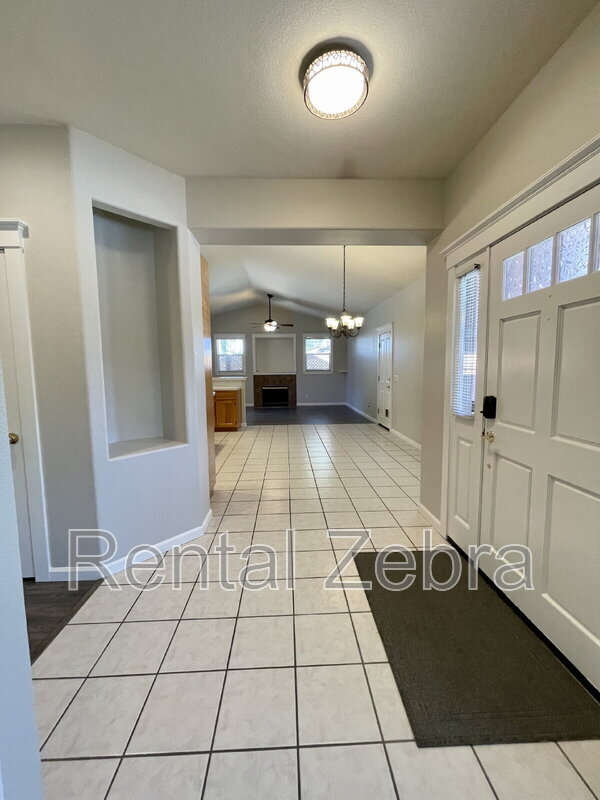 Building Photo - 233 Craftman Ct