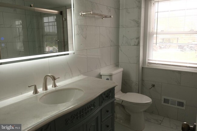 Building Photo - 3 Redgate Ct