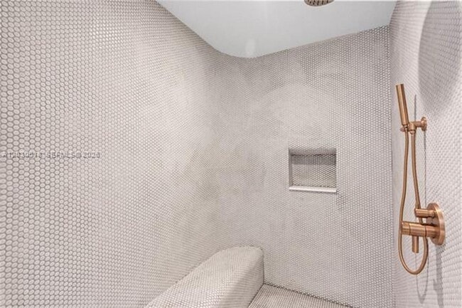 Building Photo - 2678 Tigertail Ave