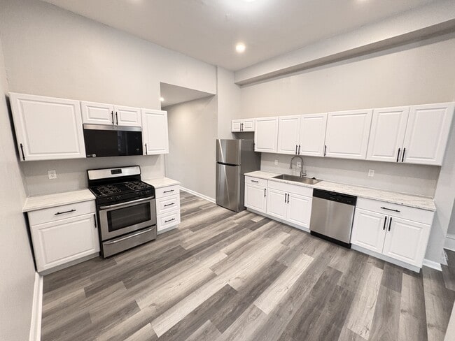 Building Photo - 511 Court St