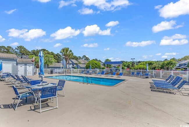 Building Photo - 4000 Fairway Lakes Dr