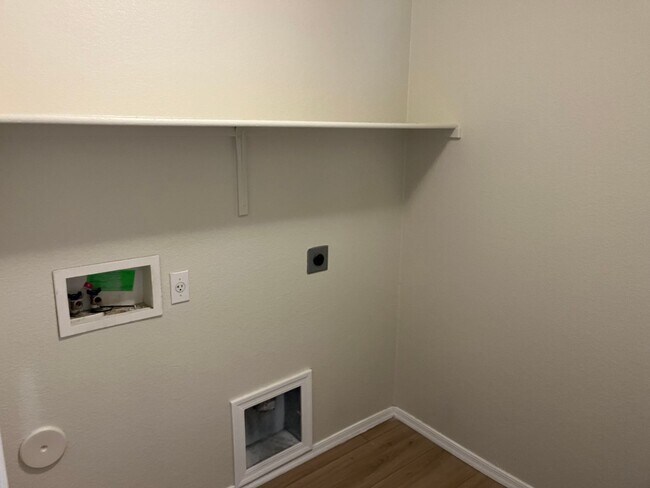 Building Photo - 9441 W Jamestown Rd