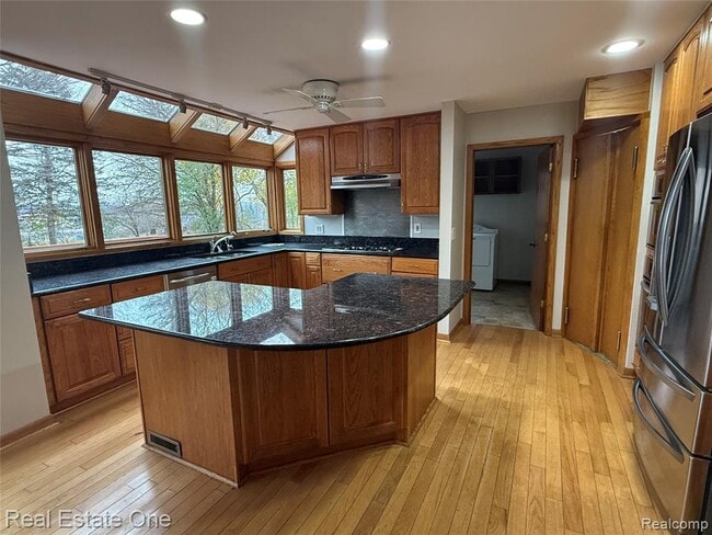 Building Photo - 18990 Beck Rd