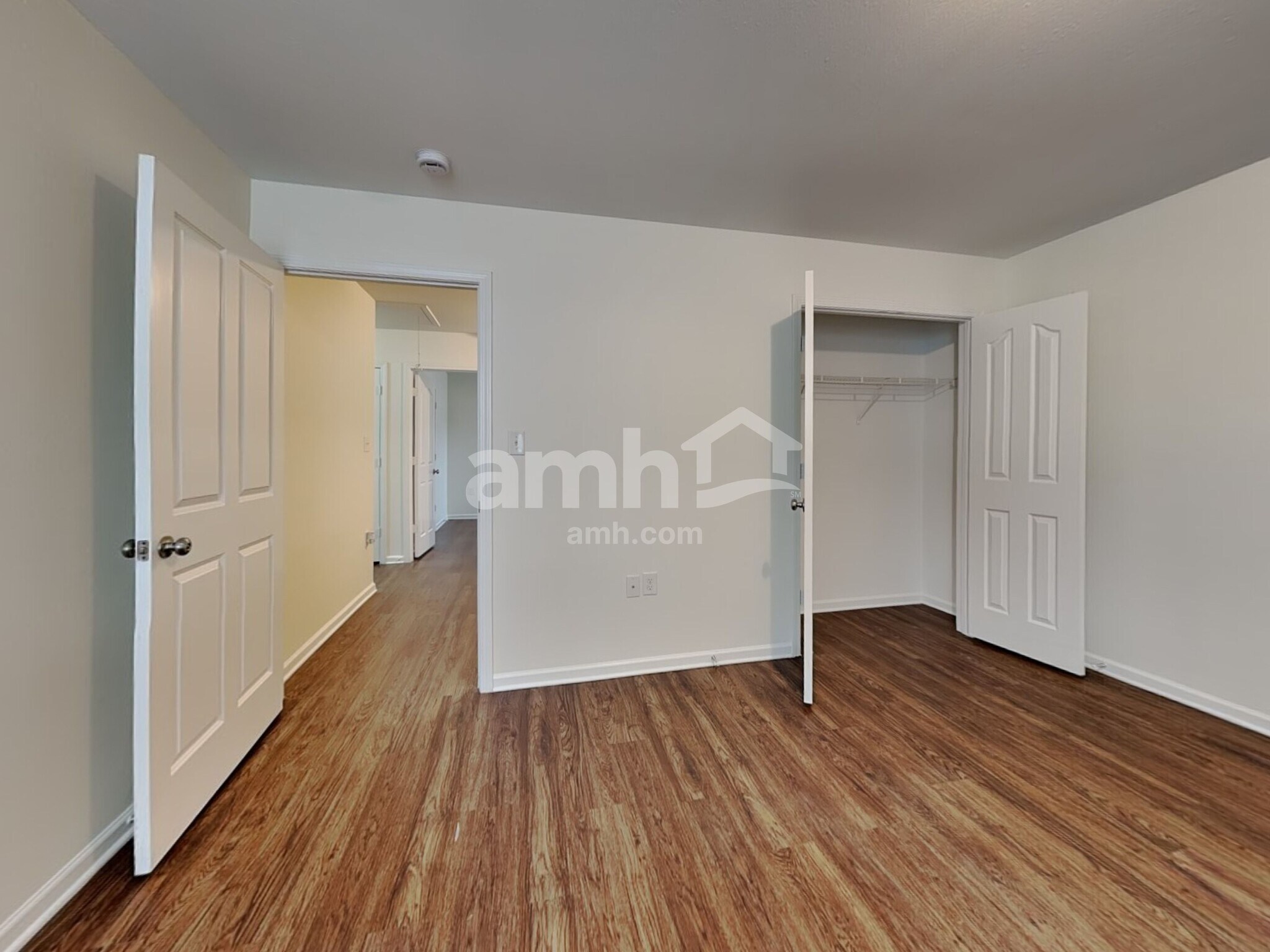 Building Photo - 1524 Eastway Dr