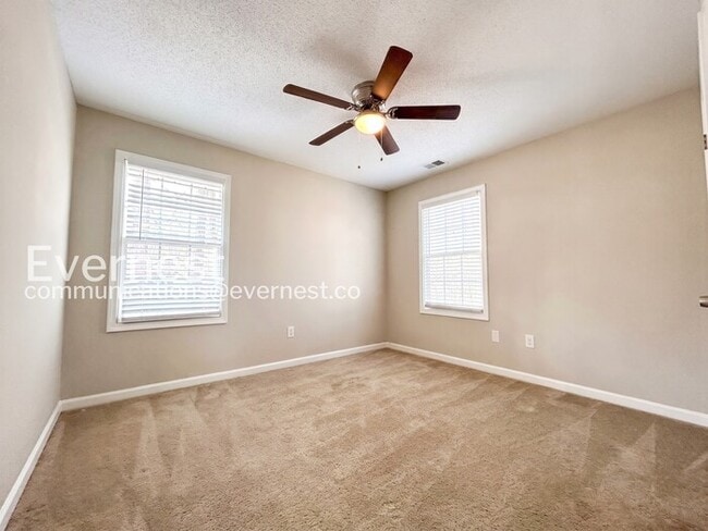 Building Photo - 321 Sadler Dr