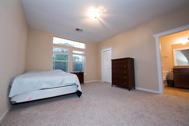 Building Photo - 5927 Kansas St