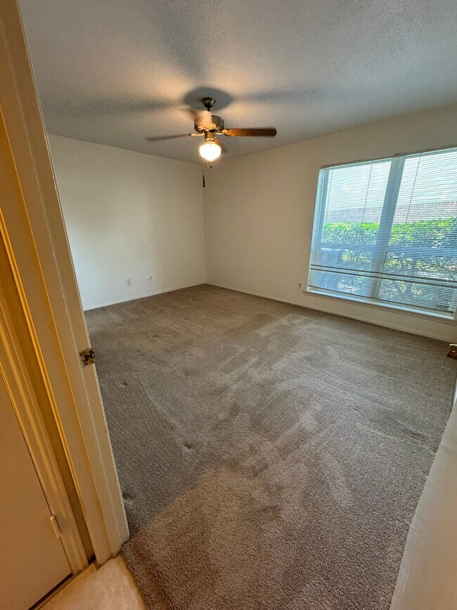 Building Photo - 5005 Georgi Ln