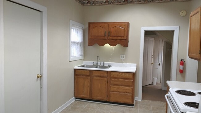 Building Photo - 909 14th St