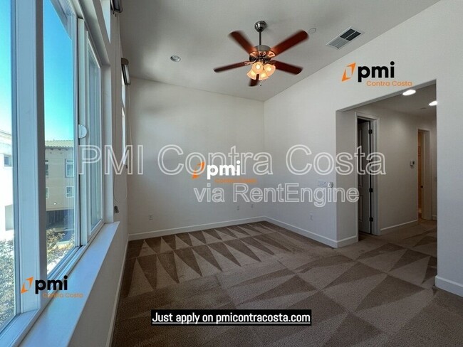 Building Photo - 5217 S Esprit Loop
