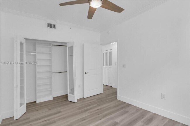 Building Photo - 6670 NW 114th Ave