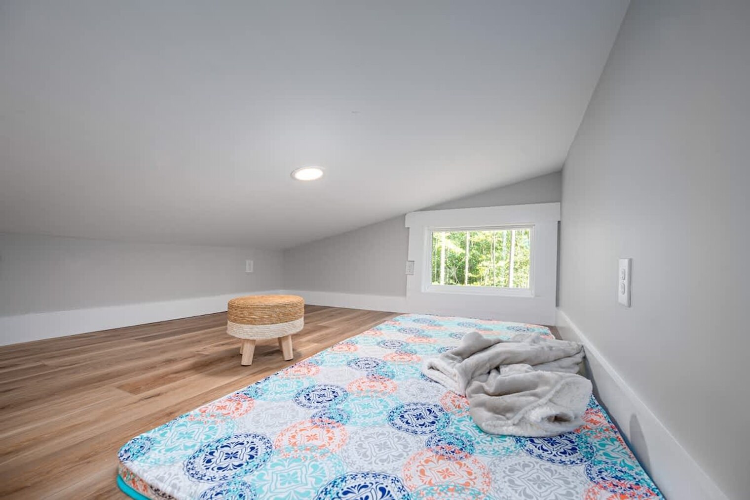 Building Photo - 288 Stonewall Road-SI ID1055518P