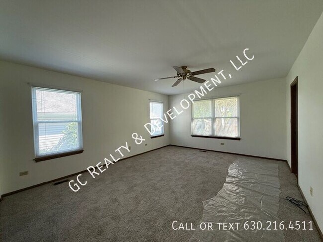 Building Photo - 735 Grandview Dr