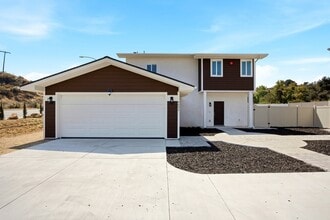Building Photo - 9092 Los Coches Rd