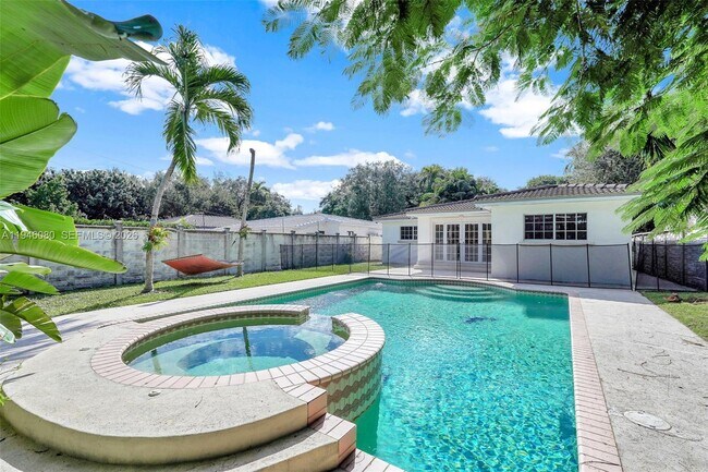 Building Photo - 5781 SW 25th St