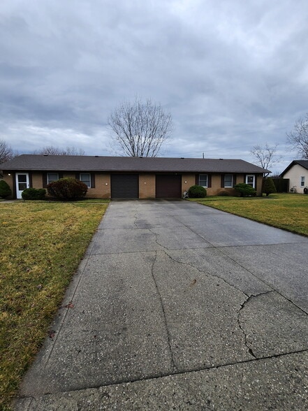 Building Photo - 4120 Acres Dr