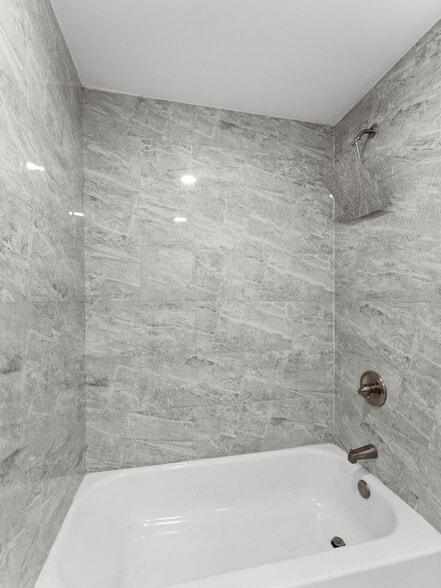 Building Photo - 2443 Nicholas St