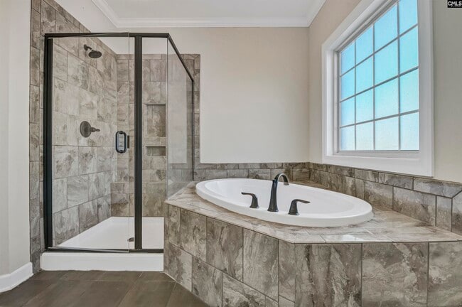 Building Photo - 5 Mapleline Ct