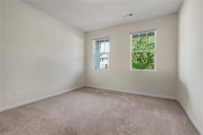 Building Photo - 477 Starbuck Parkway