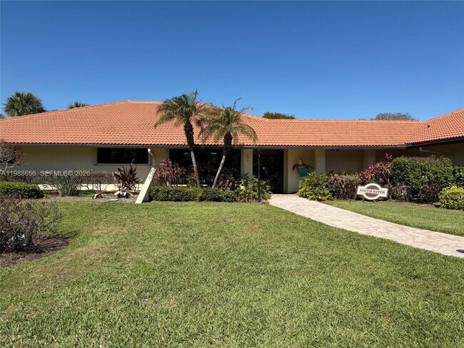 Building Photo - 301 SW South River Dr