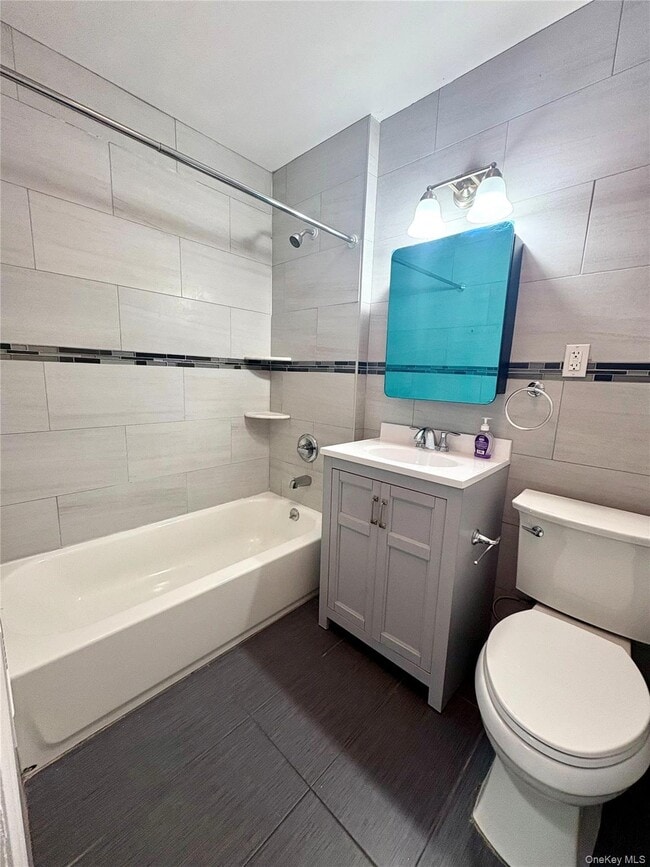 Building Photo - 88-69 Eldert Ln