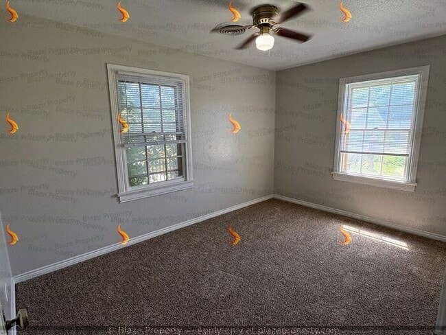 Building Photo - For Rent: 2 Bed | 1 Bath Home