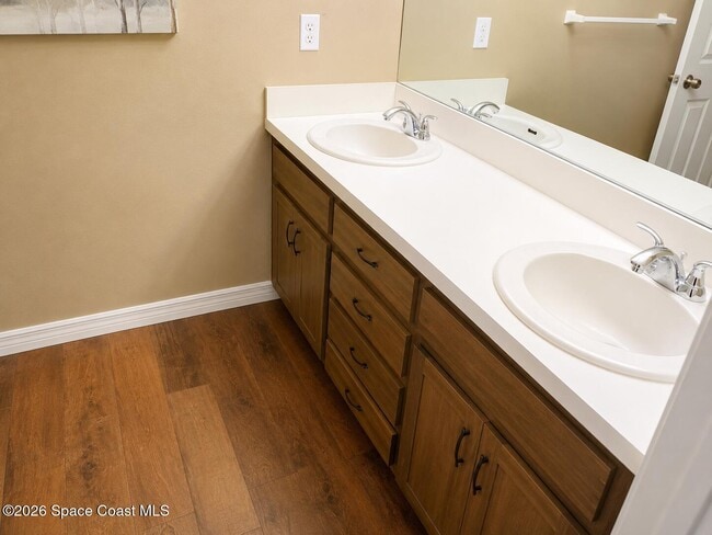 Building Photo - 2117 Patty Cir NE