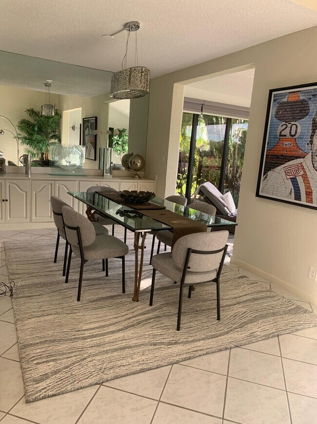 Building Photo - 7770 La Mirada Dr