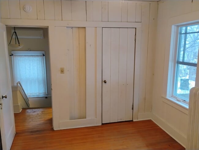 Building Photo - 1218 W 50th St