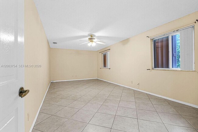 Building Photo - 1623 E Harmony Lake Cir