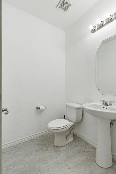 Building Photo - 11300 Hubbard Creek Dr