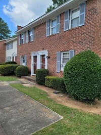 Building Photo - 1704 Ashford Ln
