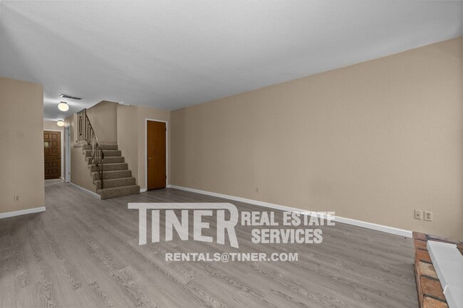 Building Photo - Darling 3 Bedroom Near Downtown - Location...